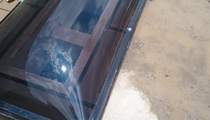 Domo con marco de ventilación